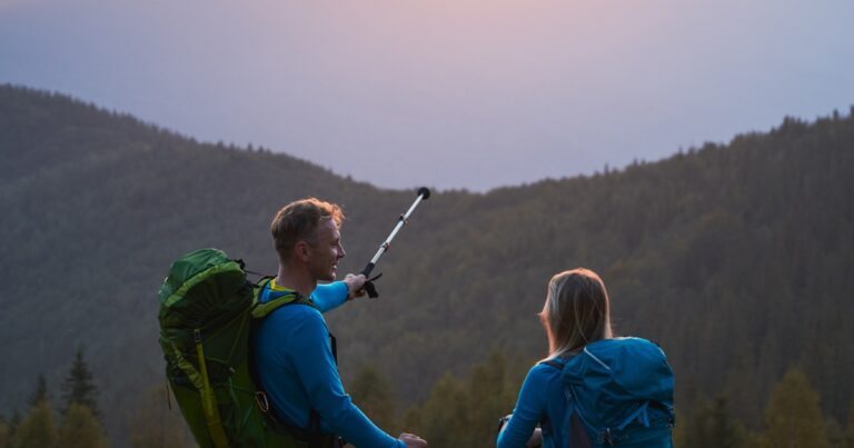 Eintauchen in Wellness: Die transformierenden Vorteile geführter Naturwanderungen